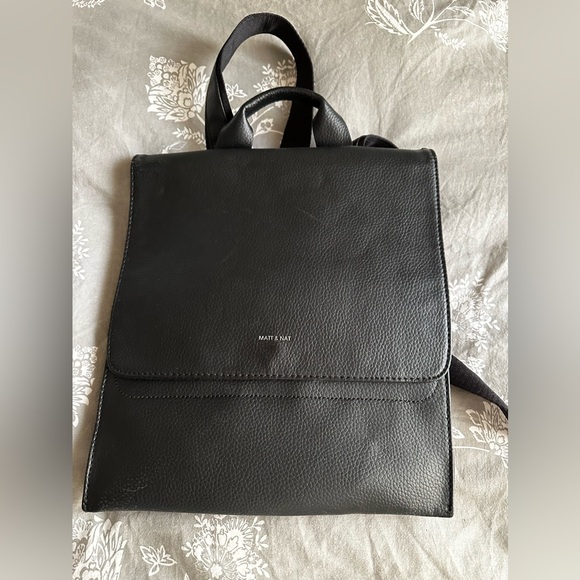 Matt & Nat backpack bag - Picture 1 of 3